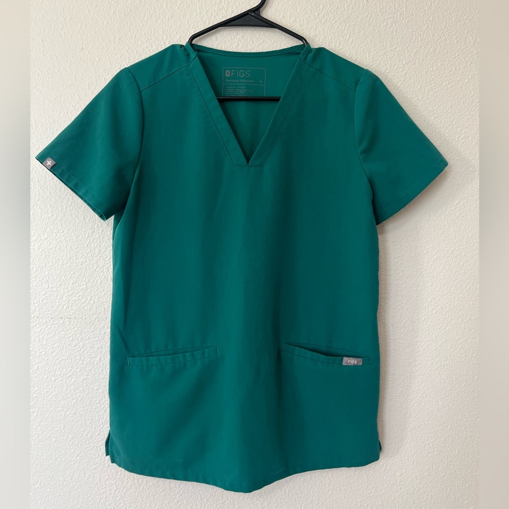 Figs Women's Casma-Three Pocket Scrub Top, Hunter Green, Extra Small